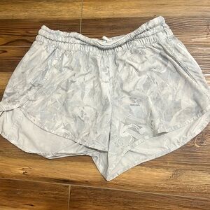 Lululemon Tracker Short 4”